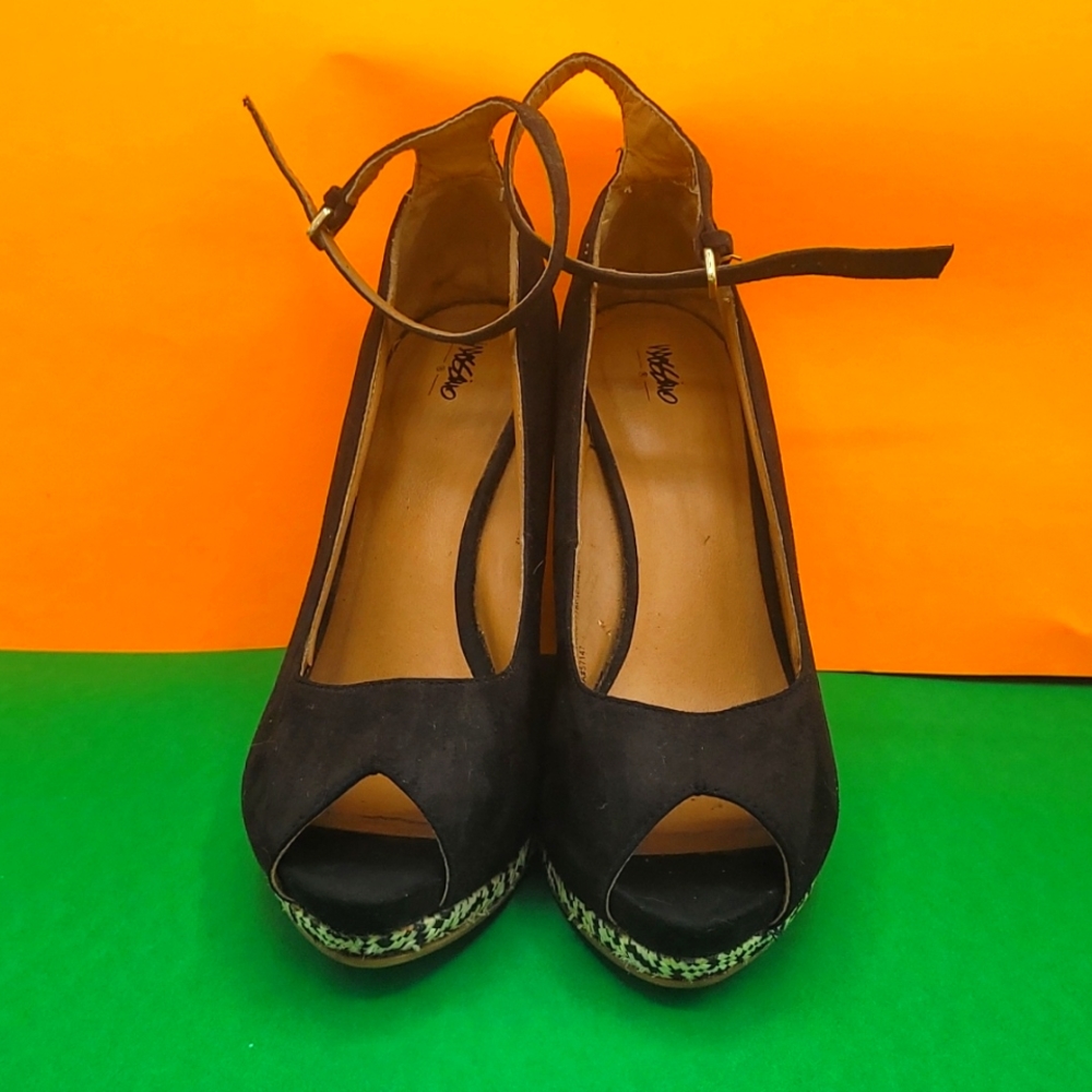 Target pea toe wedge heel size 7